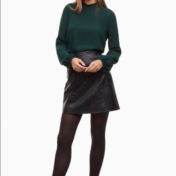 ARITZIA BABATON Granados Blouse - Forest Green - Picture 2 of 9